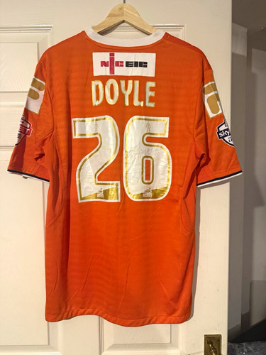 Match worn luton town - worn,