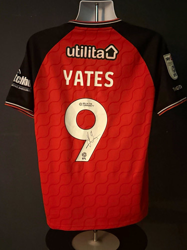 Match worn luton town - worn,
