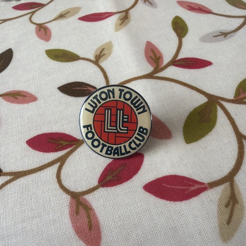 Luton town pin - luton, fc